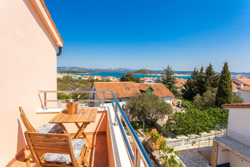 Villa Roza Murter Bagian luar foto